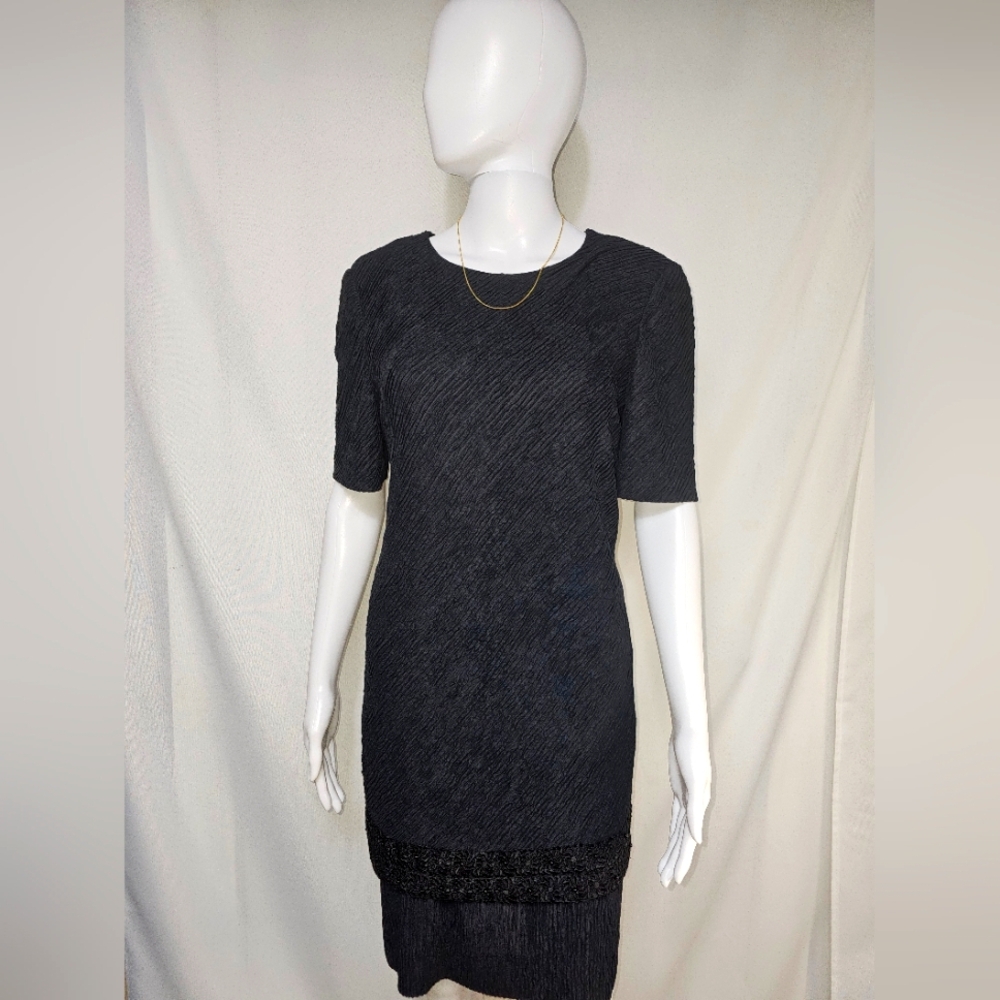 Vintage 80s Leslie Fay Black Crinkle Lace Trim Tiered Dress Petite 8